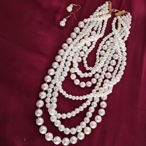 NWOT Elegant White Pearl Necklace and Earring Set